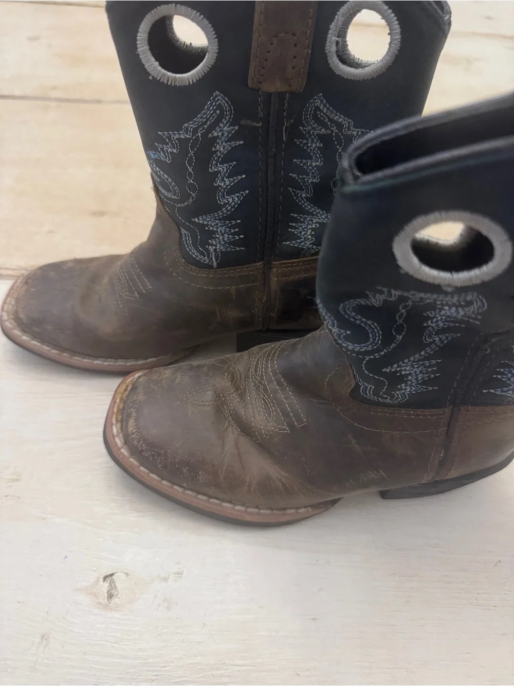 Toddler size 9.5 Cowboy Boots